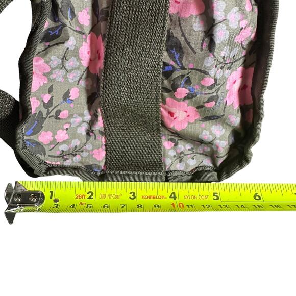 Lesportsac Essential Cr Small Weekender
Pink Rosette NWOT green pink black - Picture 6 of 11